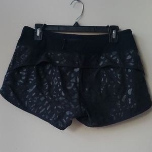 EUC Lululemon Shorts Black Leopard 2.5"